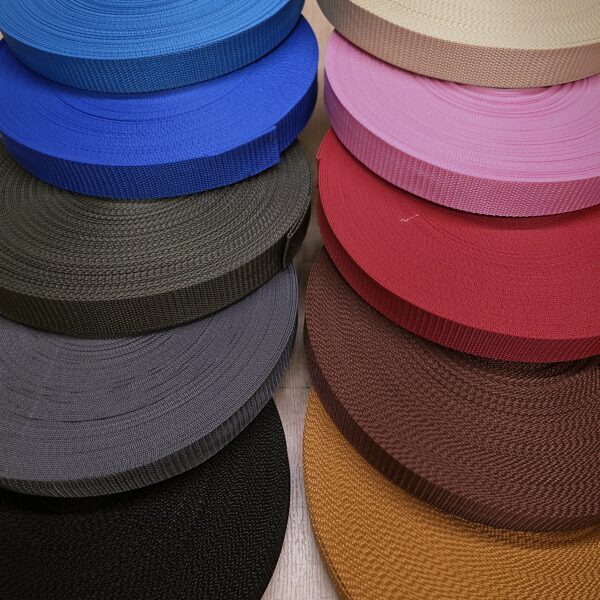 Pieejamas apmaļu krāsas